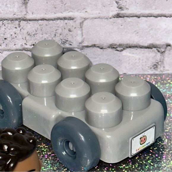 CoComelon Build A Car CODY MAIL TRUCK Toy 4 Piece Building Set - Picture 11 of 15